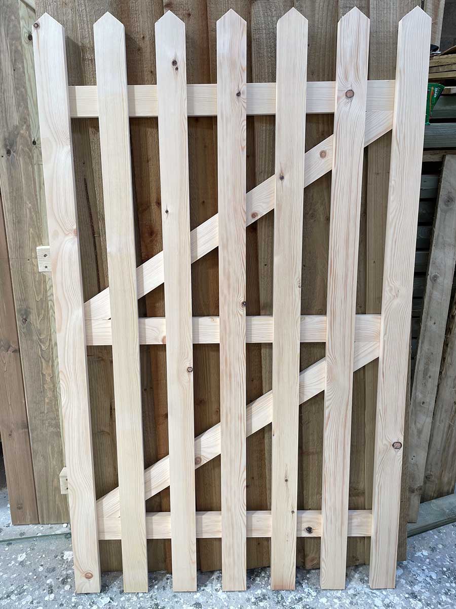 Cottage Picket Gate Front