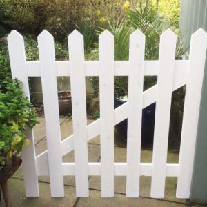 Picket Gate White Primed
